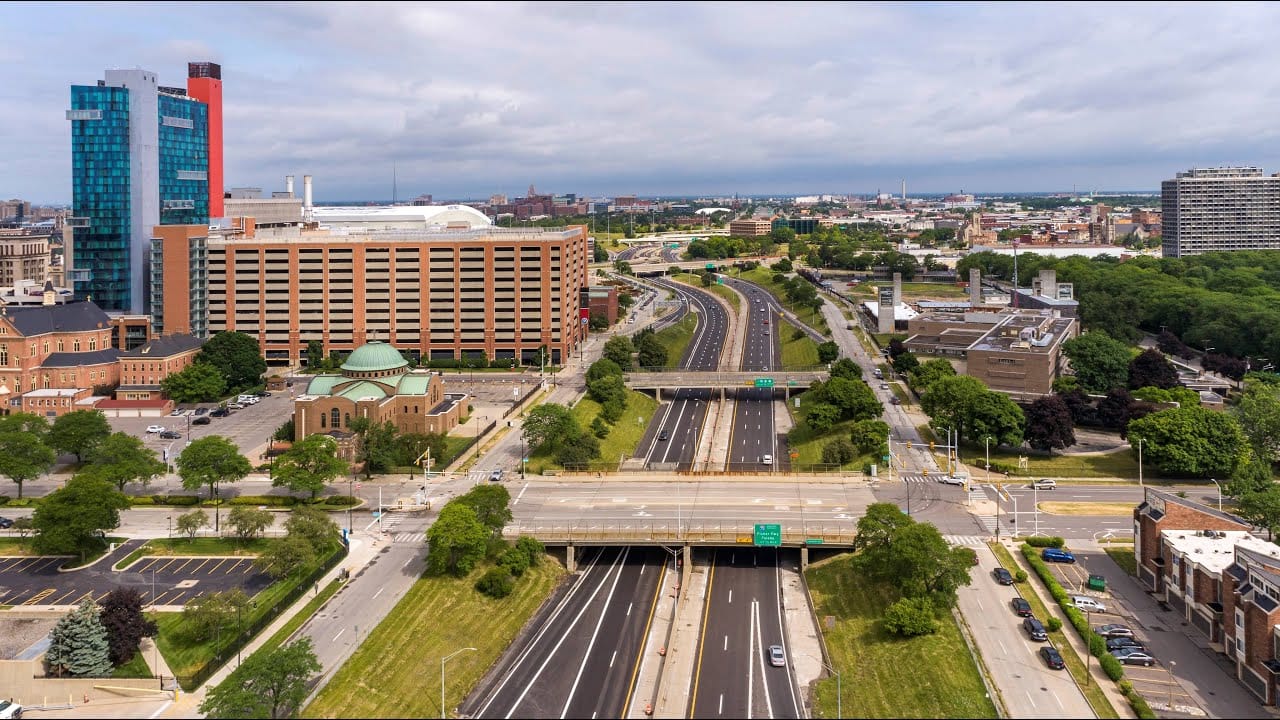 Dobbiamo ripensare la I-375 a Detroit?