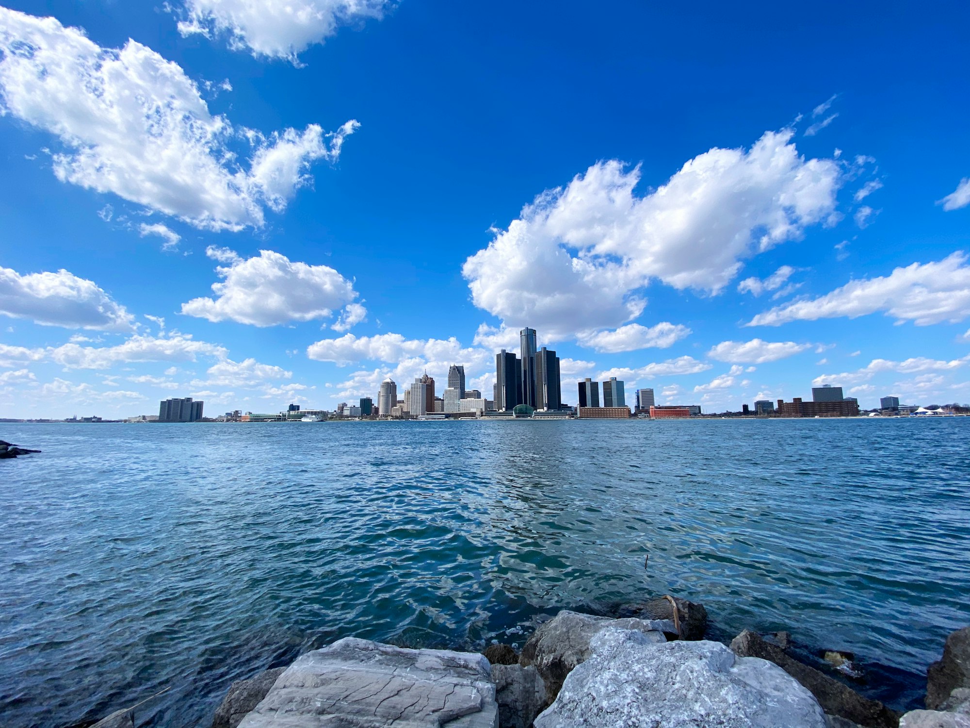 Il Self-Ono di Babbo Natale; nuovi hotel; aggiornamento dell’Eastern Market; Detroit Poll-A-Palooza